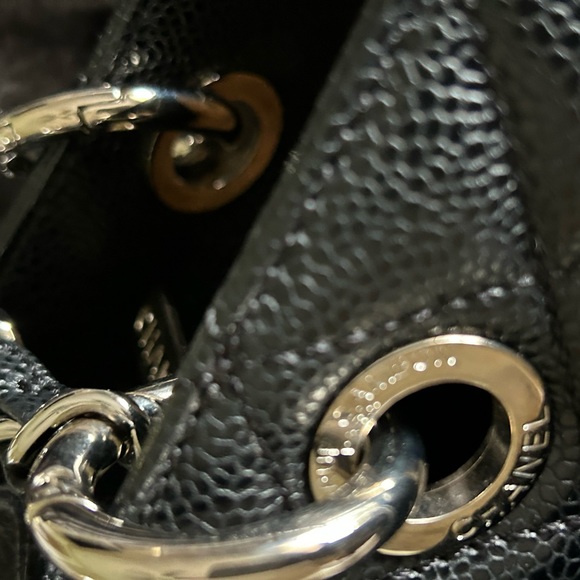 STUNNING!! Authentic Chanel GST in fantastic condition! - Picture 9 of 14